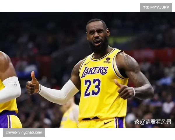 詹姆斯达成生涯41000分里程碑，斯台普斯中心响起长达两分钟掌声